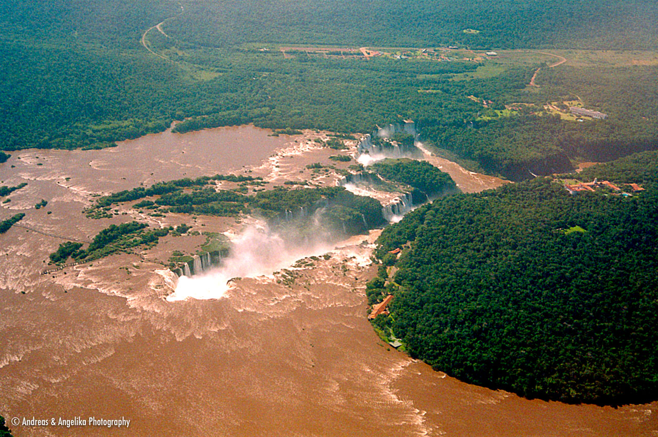 aka-Iguazu-2004-05-15_iguazu09.jpg